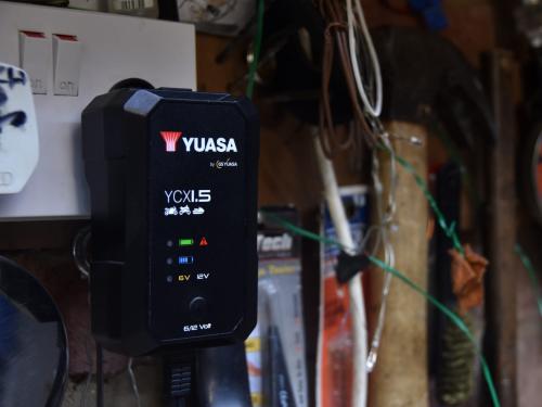 Yuasa YCX1.5 6/12 V 1,5 A Motorradbatterie-Smart-Ladegerät