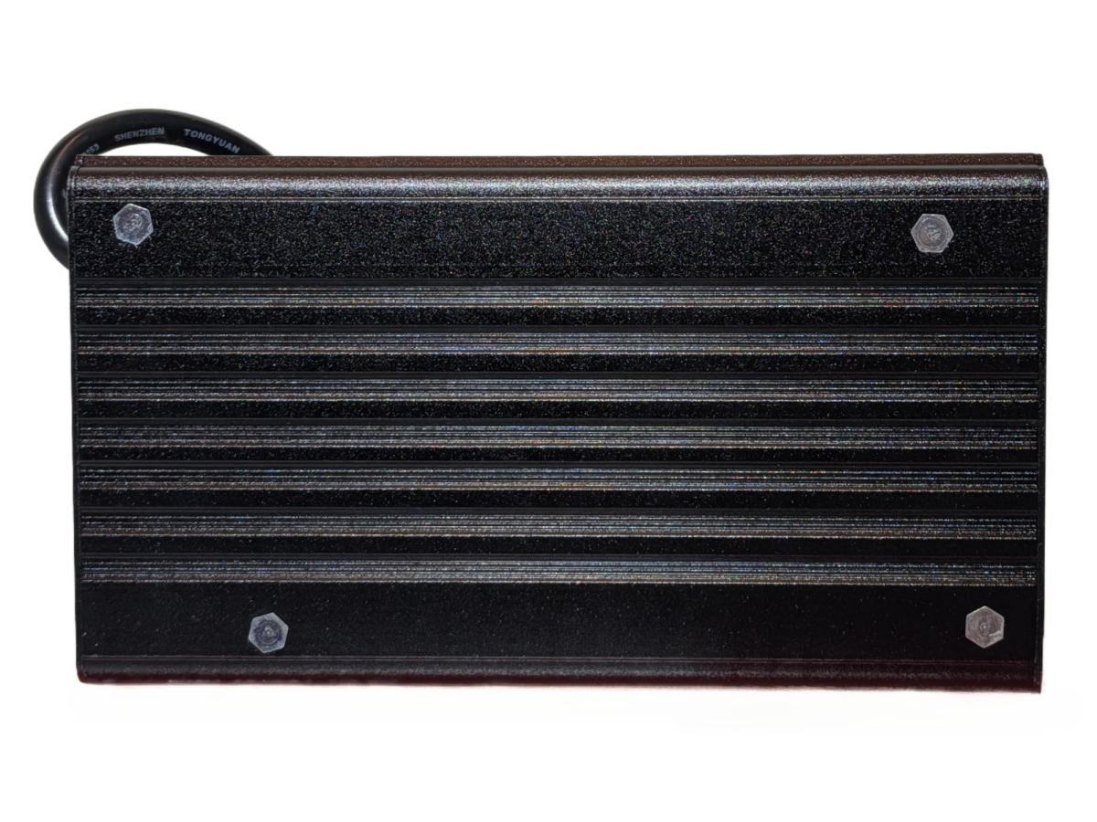 MK Battery LS24/8A-8 Blei Ladegerät 24V 8A für Rollstühle und Seniorenmobile